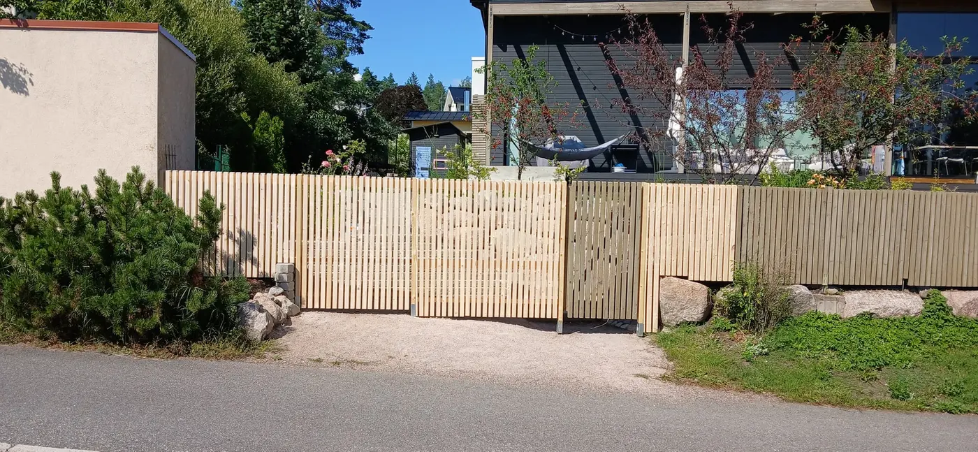 Talon terassin rimaseinän rakentaminen ja asennus – Vuoriharjunkuja, Espoo, kuva 1/4