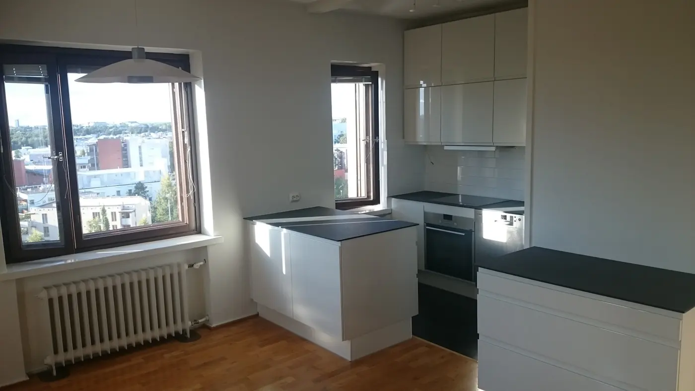 Asunnon keittiön remontti – Pihlajatie, Helsinki, kuva 2/7
