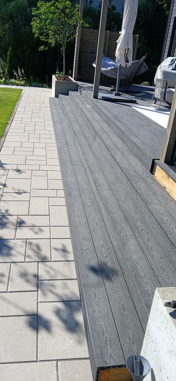 Talon terassin rimaseinän rakentaminen ja asennus – Vuoriharjunkuja, Espoo, kuva 2/4