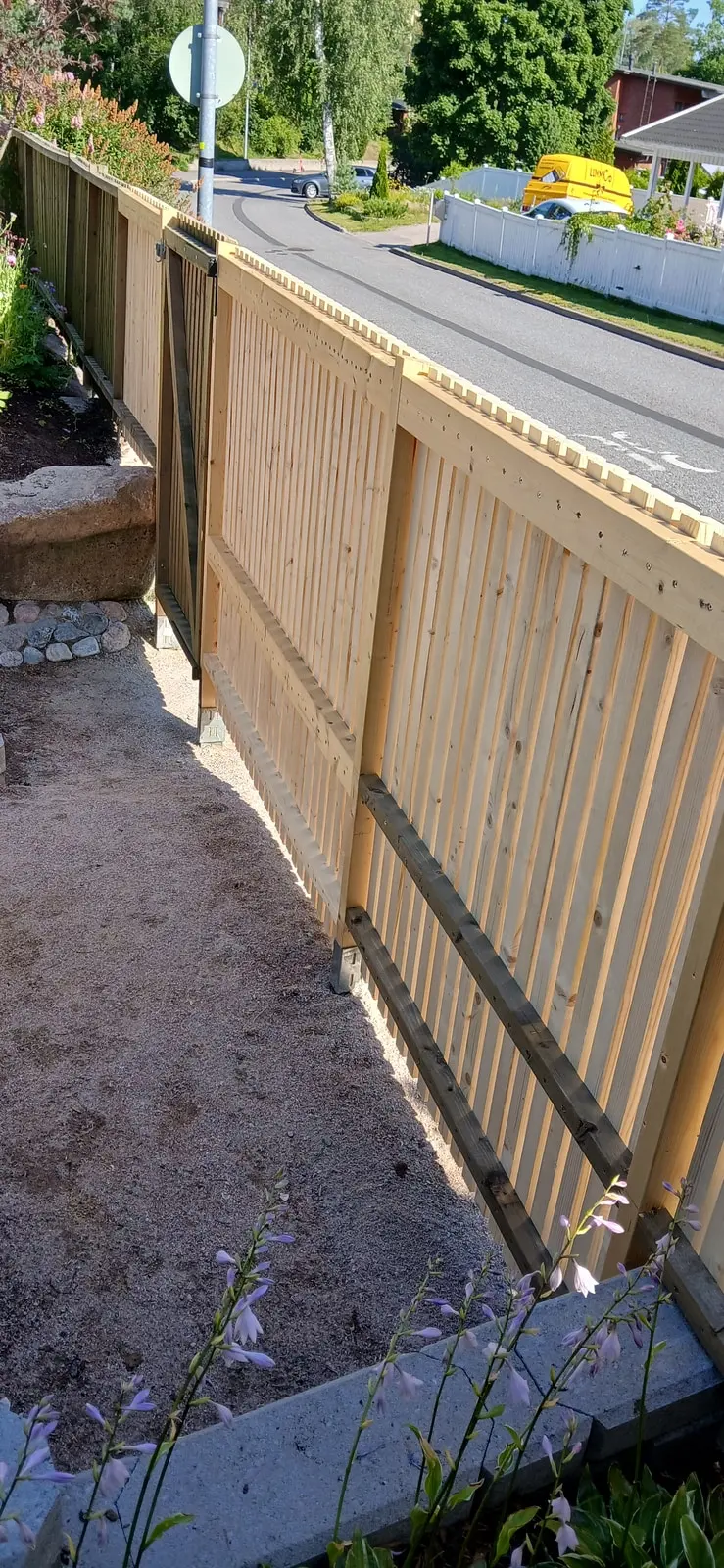 Talon terassin rimaseinän rakentaminen ja asennus – Vuoriharjunkuja, Espoo, kuva 4/4